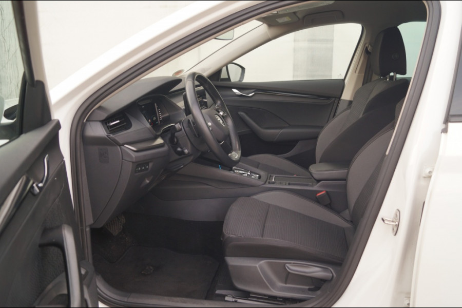 Škoda Octavia Combi 1.0 e-TSI 110pk DSG Business Edition -NAVI-DIGI-TREKHAAK-