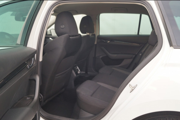 Škoda Octavia Combi 1.0 e-TSI 110pk DSG Business Edition -NAVI-DIGI-TREKHAAK-