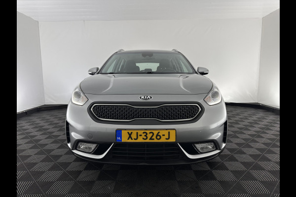 Kia Niro 1.6 GDi Hybrid ExecutiveLine (INCL.BTW) Aut. *LEATHER-FABRIC | NAVI-FULLMAP | KEYLESS | CAMERA | COMFORT-SEATS | DIGI-COCKPIT | LANE-ASSIST | ECC | CARPLAY | PDC | TOWBAR | 16''ALU*