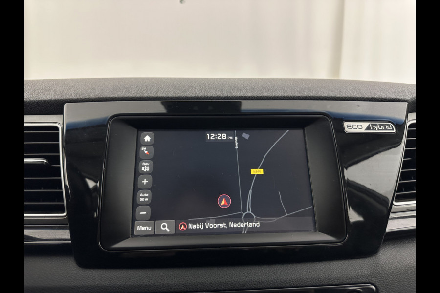 Kia Niro 1.6 GDi Hybrid ExecutiveLine (INCL.BTW) Aut. *LEATHER-FABRIC | NAVI-FULLMAP | KEYLESS | CAMERA | COMFORT-SEATS | DIGI-COCKPIT | LANE-ASSIST | ECC | CARPLAY | PDC | TOWBAR | 16''ALU*