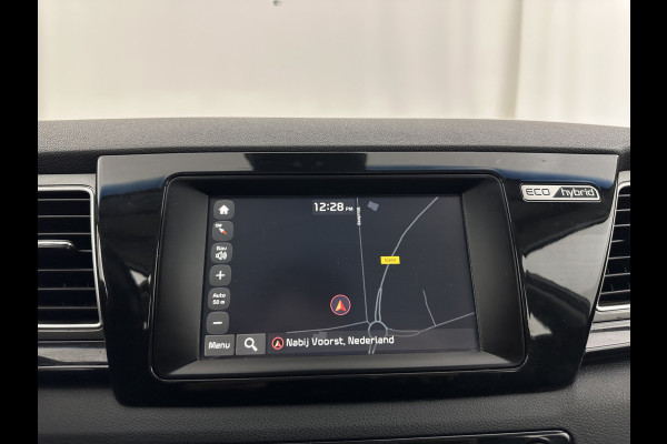 Kia Niro 1.6 GDi Hybrid ExecutiveLine (INCL.BTW) Aut. *LEATHER-FABRIC | NAVI-FULLMAP | KEYLESS | CAMERA | COMFORT-SEATS | DIGI-COCKPIT | LANE-ASSIST | ECC | CARPLAY | PDC | TOWBAR | 16''ALU*
