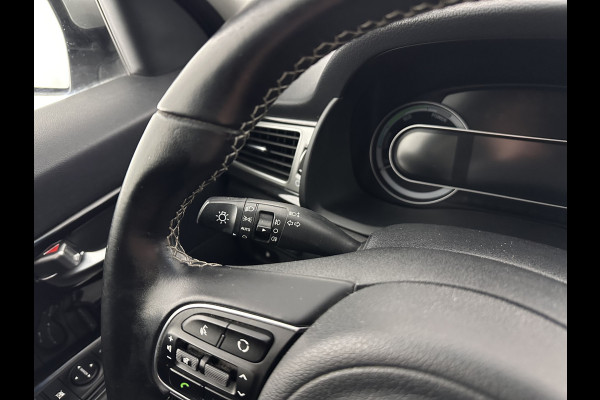 Kia Niro 1.6 GDi Hybrid ExecutiveLine (INCL.BTW) Aut. *LEATHER-FABRIC | NAVI-FULLMAP | KEYLESS | CAMERA | COMFORT-SEATS | DIGI-COCKPIT | LANE-ASSIST | ECC | CARPLAY | PDC | TOWBAR | 16''ALU*