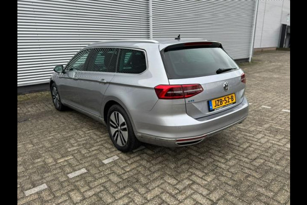 Volkswagen Passat Variant 1.4 TSI GTE,Navigatie,Parkeersensoren,Cruisecontrol,trekhaak,LED,stoelverwarming