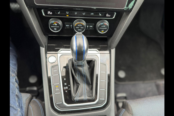 Volkswagen Passat Variant 1.4 TSI GTE,Navigatie,Parkeersensoren,Cruisecontrol,trekhaak,LED,stoelverwarming