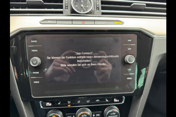 Volkswagen Passat Variant 1.4 TSI GTE,Navigatie,Parkeersensoren,Cruisecontrol,trekhaak,LED,stoelverwarming