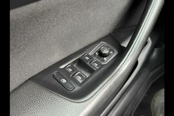 Volkswagen Passat Variant 1.4 TSI GTE,Navigatie,Parkeersensoren,Cruisecontrol,trekhaak,LED,stoelverwarming
