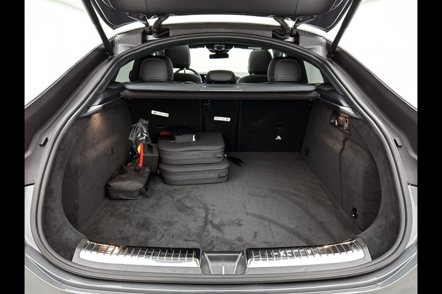 Mercedes-Benz GLE Coupé AMG 53 Hybrid 4MATIC+ Night Edition Premium Plus | Sierelementen AMG carbon | Winterpakket | Remklauwen rood | 22 inch AMG velgen | Stoelventilatie voor | Stoelverwarming achter | Dakhemel alcantara | Rijassistentiepakket | 360°-camera | Head-up display | Sluitbekrachtiging  |