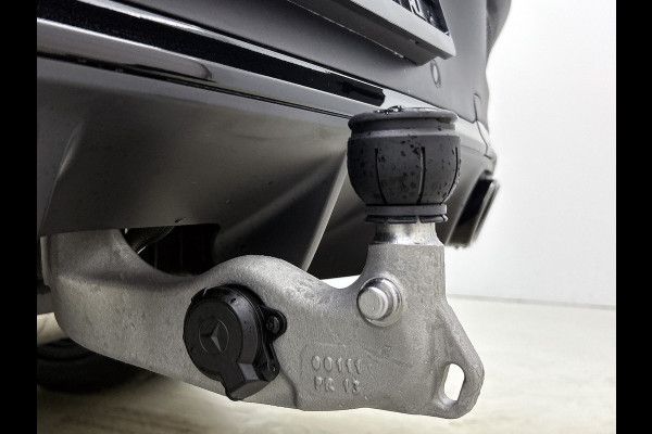 Mercedes-Benz GLE Coupé AMG 53 Hybrid 4MATIC+ Night Edition Premium Plus | Sierelementen AMG carbon | Winterpakket | Remklauwen rood | 22 inch AMG velgen | Stoelventilatie voor | Stoelverwarming achter | Dakhemel alcantara | Rijassistentiepakket | 360°-camera | Head-up display | Sluitbekrachtiging  |