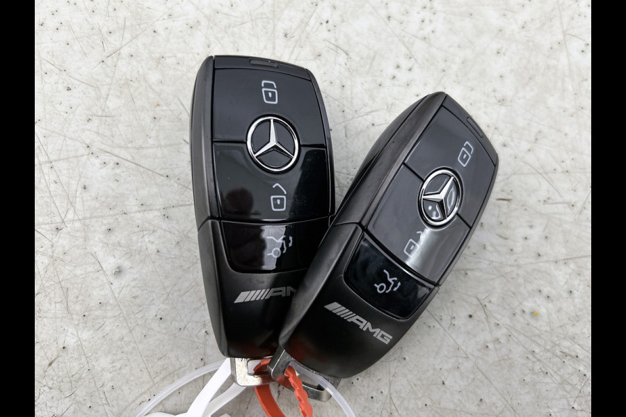 Mercedes-Benz GLE Coupé AMG 53 Hybrid 4MATIC+ Night Edition Premium Plus | Sierelementen AMG carbon | Winterpakket | Remklauwen rood | 22 inch AMG velgen | Stoelventilatie voor | Stoelverwarming achter | Dakhemel alcantara | Rijassistentiepakket | 360°-camera | Head-up display | Sluitbekrachtiging  |