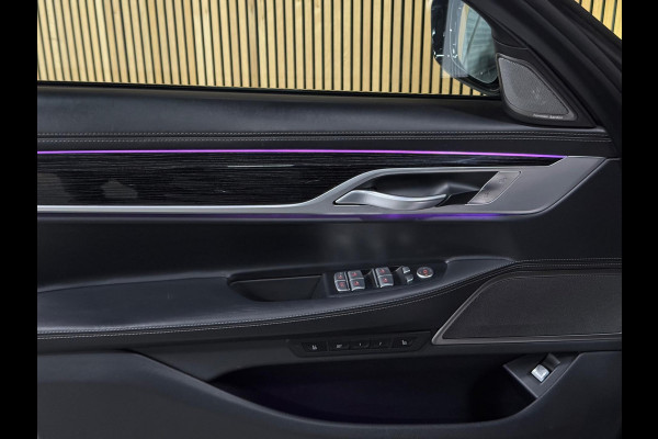 BMW 7 Serie 745e High Executive M-sport Carbon Core PANO|SOFT CLOSE|HUD|H&K|SHADOW|LASER|MASSAGE V&A|STOEL VENTILATIE