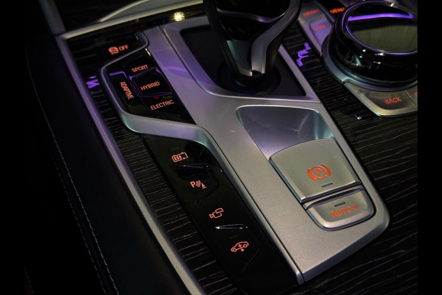 BMW 7 Serie 745e High Executive M-sport Carbon Core PANO|SOFT CLOSE|HUD|H&K|SHADOW|LASER|MASSAGE V&A|STOEL VENTILATIE