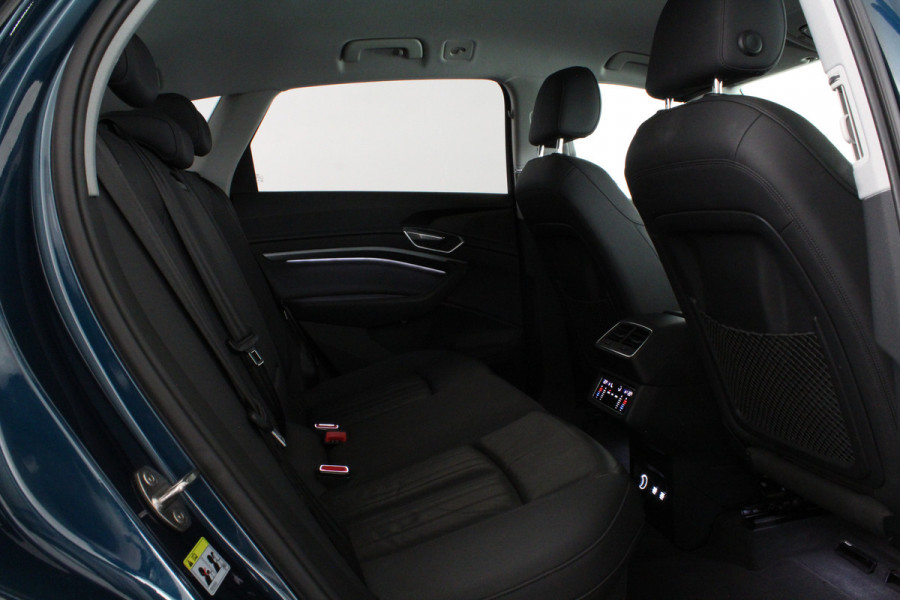 Audi e-tron 55 quattro advanced Pro Line Plus 95 kWh Leer/Memory/Trekhaak/Galaxis blauw/Adaptive Cruise Control