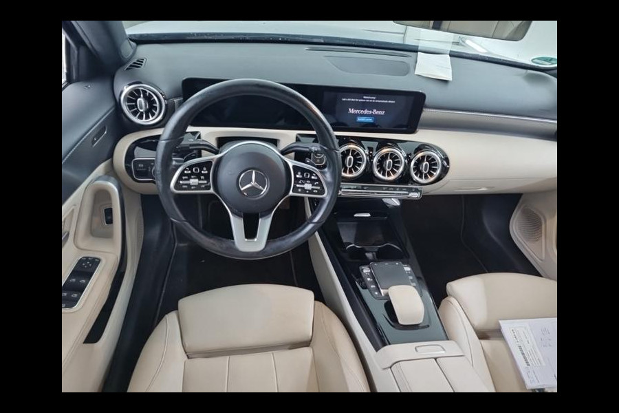 Mercedes-Benz A-Klasse Aut. 180d Business Sol. Luxury Line | Navi | Camera | Sfeer Verlichting |