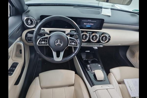 Mercedes-Benz A-Klasse Aut. 180d Business Sol. Luxury Line | Navi | Camera | Sfeer Verlichting |