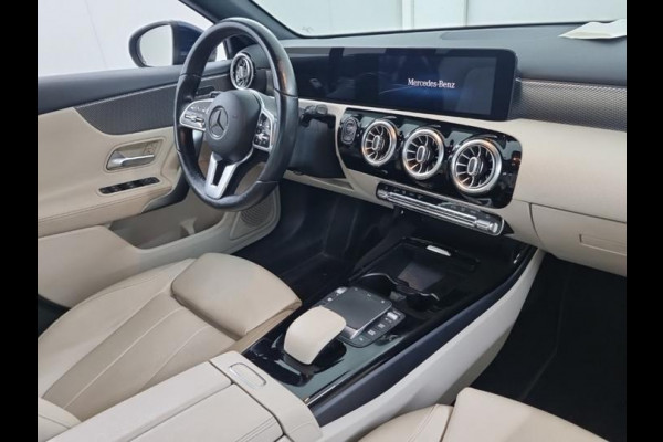 Mercedes-Benz A-Klasse Aut. 180d Business Sol. Luxury Line | Navi | Camera | Sfeer Verlichting |