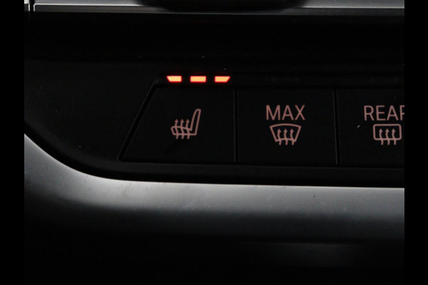 BMW X3 xDrive30e M Sport | Panoramadak | Head-Up | Stoelverwarming | Trekhaak | 360 Camera | Leder | Sportstoelen | Carplay | Sfeerverlichting | Laserlicht | Live Cockpit | Navigatie | PHEV | Plug In