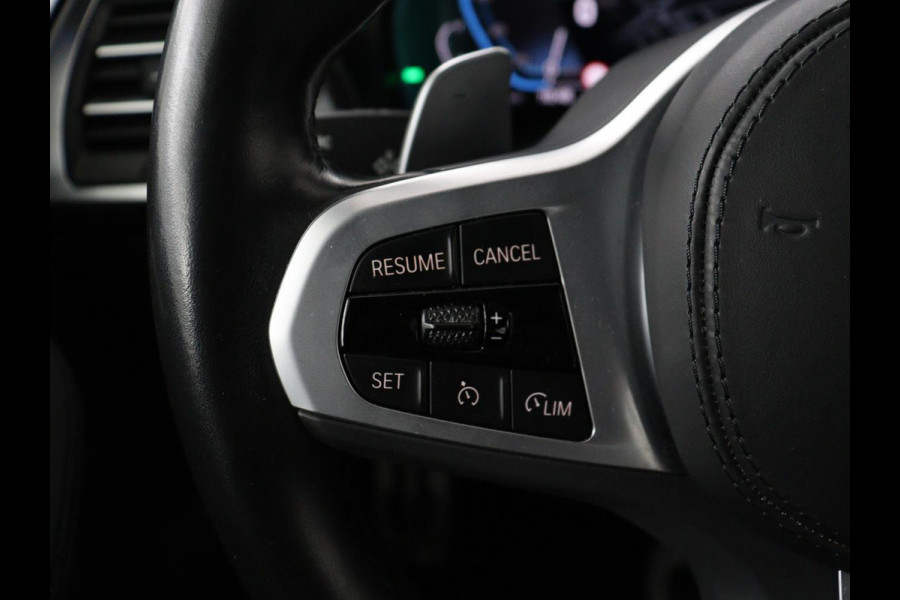 BMW X3 xDrive30e M Sport | Panoramadak | Head-Up | Stoelverwarming | Trekhaak | 360 Camera | Leder | Sportstoelen | Carplay | Sfeerverlichting | Laserlicht | Live Cockpit | Navigatie | PHEV | Plug In