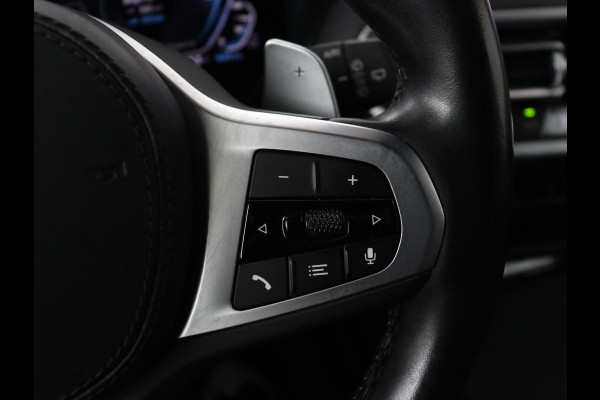 BMW X3 xDrive30e M Sport | Panoramadak | Head-Up | Stoelverwarming | Trekhaak | 360 Camera | Leder | Sportstoelen | Carplay | Sfeerverlichting | Laserlicht | Live Cockpit | Navigatie | PHEV | Plug In