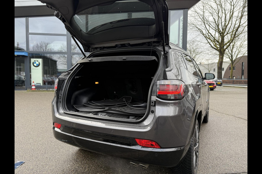 Jeep Compass 1.3T 4 x e 240 | 80th Anniversary PHEV 4WD| STOEL + STUURVERWARMING| ADAPTIVE CRUISE CONTROL| ACHTERUITRIJCAMERA| ELEKTRISCHE STOELEN| KEYLESS| 19 INCH! |SUPER COMPLEET UITGEVOERD! |
