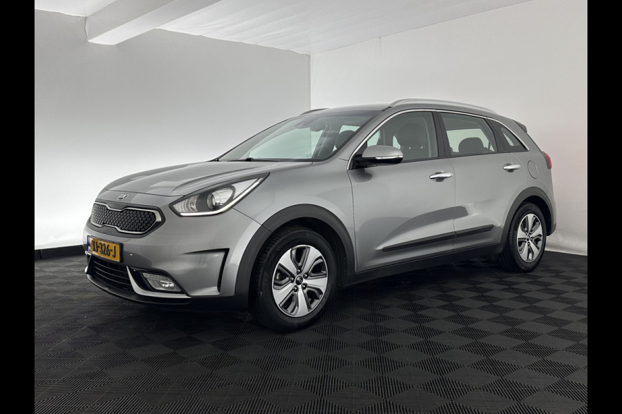 Kia Niro 1.6 GDi Hybrid ExecutiveLine (INCL.BTW) Aut. *LEATHER-FABRIC | NAVI-FULLMAP | KEYLESS | CAMERA | COMFORT-SEATS | DIGI-COCKPIT | LANE-ASSIST | ECC | CARPLAY | PDC | TOWBAR | 16''ALU*