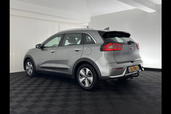 Kia Niro 1.6 GDi Hybrid ExecutiveLine (INCL.BTW) Aut. *LEATHER-FABRIC | NAVI-FULLMAP | KEYLESS | CAMERA | COMFORT-SEATS | DIGI-COCKPIT | LANE-ASSIST | ECC | CARPLAY | PDC | TOWBAR | 16''ALU*