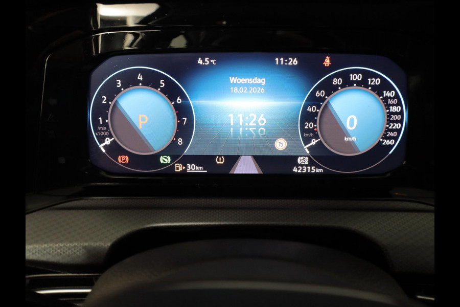 Volkswagen Golf 1.0 eTSI Life Active 110 pk Automaat (DSG) | Navigatie | Parkeersensoren (Park assist) | Achteruitrijcamera | Stoelverwarming | Autom. airco (3 zones) |