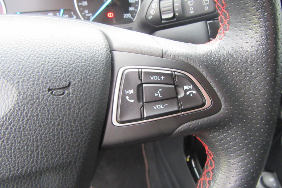 Ford EcoSport 1.0 EcoBoost ST-Line Black, Navigatie, Cruise Control