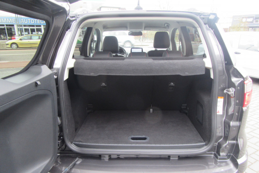 Ford EcoSport 1.0 EcoBoost ST-Line Black, Navigatie, Cruise Control