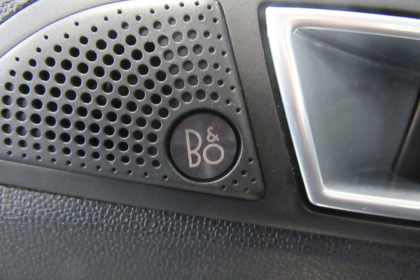 Ford EcoSport 1.0 EcoBoost ST-Line Black, Navigatie, Cruise Control