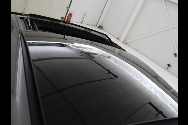 Mercedes-Benz A-Klasse 200 Business Solution Plus Upgrade | Panoramadak | Stoelverwarming | Half leder | Widescreen | Camera | Navigatie | Park Assist | Cruise control | Full LED