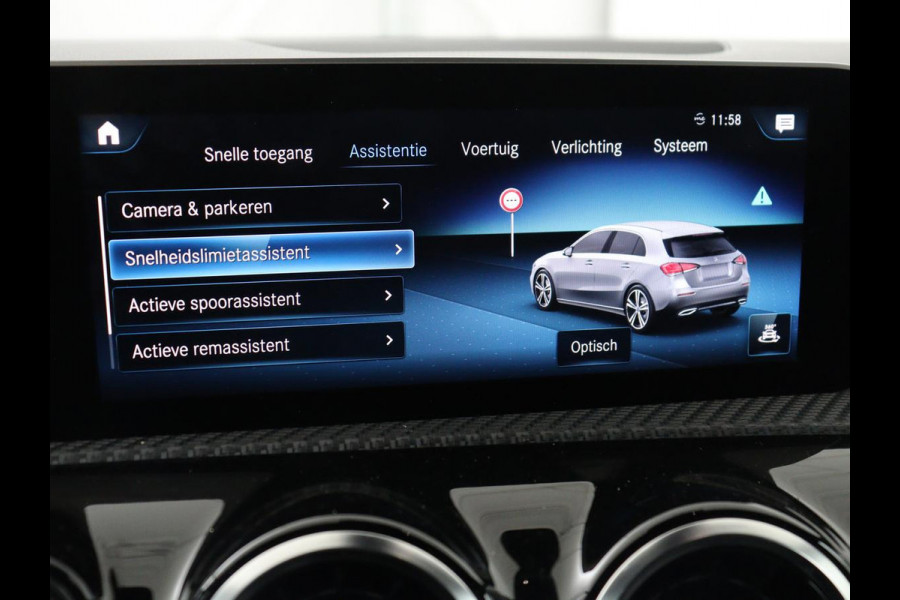 Mercedes-Benz A-Klasse 200 Business Solution Plus Upgrade | Panoramadak | Stoelverwarming | Half leder | Widescreen | Camera | Navigatie | Park Assist | Cruise control | Full LED
