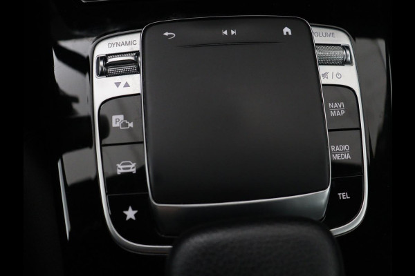Mercedes-Benz A-Klasse 200 Business Solution Plus Upgrade | Panoramadak | Stoelverwarming | Half leder | Widescreen | Camera | Navigatie | Park Assist | Cruise control | Full LED