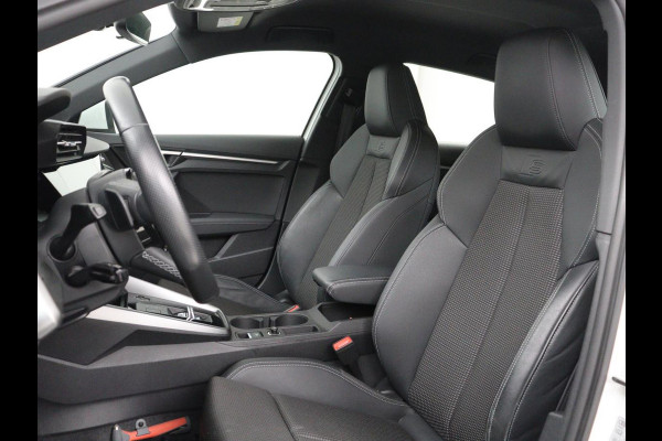 Audi A3 30 TFSI S edition | Stoelverwarming | Park Assist | Sportstoelen | Carplay | Half leder | Virtual Cockpit | Full LED | Navigatie | Climate control | Cruise control