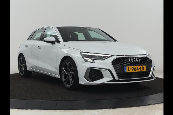 Audi A3 30 TFSI S edition | Stoelverwarming | Park Assist | Sportstoelen | Carplay | Half leder | Virtual Cockpit | Full LED | Navigatie | Climate control | Cruise control