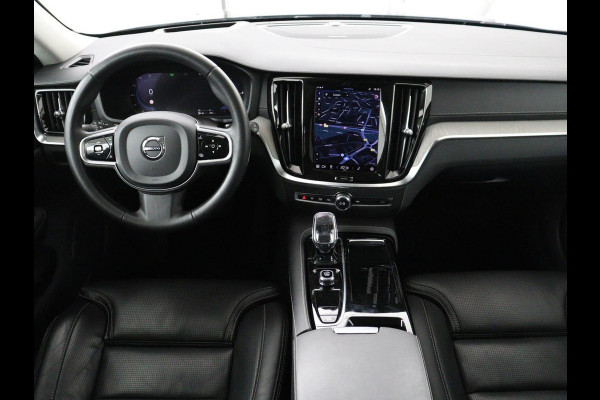 Volvo V60 2.0 T8 Plug-in AWD Ultimate Bright | Panoramadak | Trekhaak | Leder | Stoelventilatie | 360 Camera | Harman/Kardon | Head-Up | Keyless | Carplay | Achterbankverwarming | Adaptive cruise | PHEV