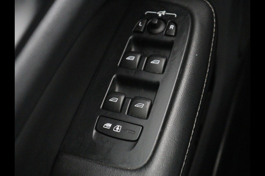 Volvo V60 2.0 T8 Plug-in AWD Ultimate Bright | Panoramadak | Trekhaak | Leder | Stoelventilatie | 360 Camera | Harman/Kardon | Head-Up | Keyless | Carplay | Achterbankverwarming | Adaptive cruise | PHEV