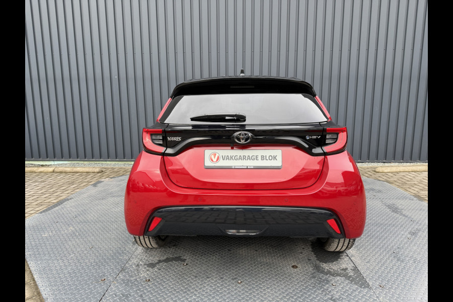 Toyota Yaris 1.5 Hybrid Executive / Bi tone | Pano dak | Emotional Red | PDC V+A | BSM | Rijklaar!!
