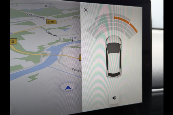 Toyota Yaris 1.5 Hybrid Executive / Bi tone | Pano dak | Emotional Red | PDC V+A | BSM | Rijklaar!!