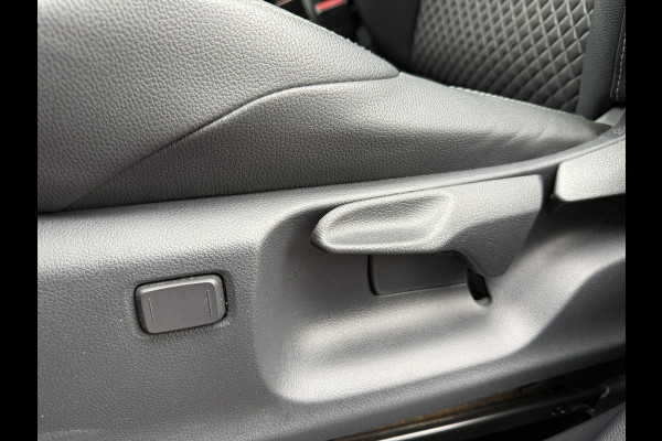 Toyota Yaris 1.5 Hybrid Executive / Bi tone | Pano dak | Emotional Red | PDC V+A | BSM | Rijklaar!!