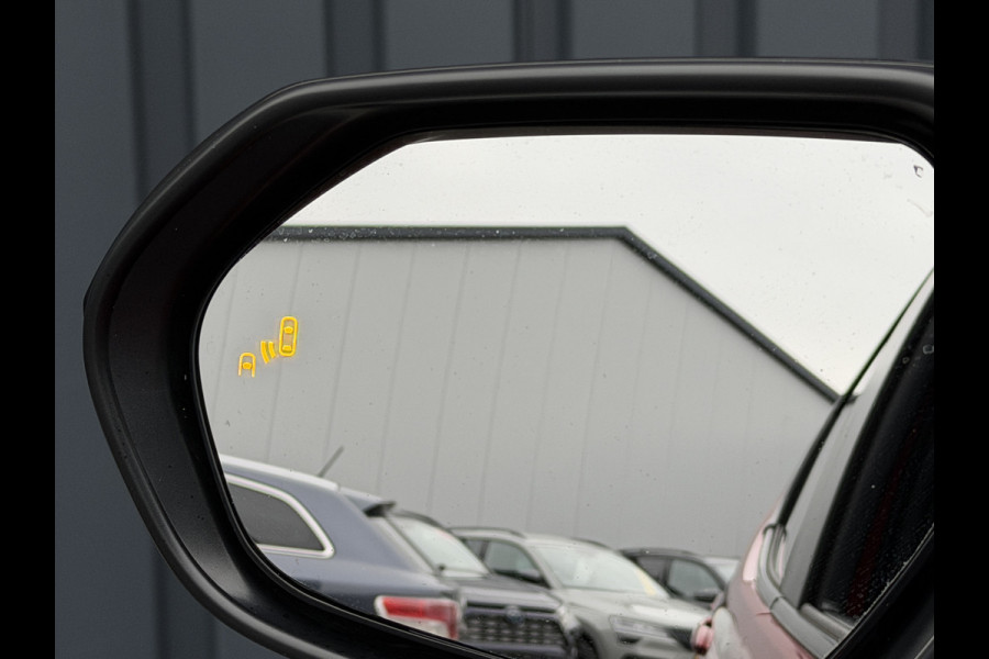 Toyota Yaris 1.5 Hybrid Executive / Bi tone | Pano dak | Emotional Red | PDC V+A | BSM | Rijklaar!!