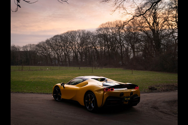 Ferrari SF90 Spider 4.0 V8 Assetto Fiorano | Giallo Triplo Strato | full carbon | JBL | etc