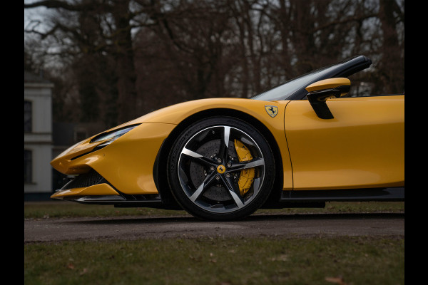 Ferrari SF90 Spider 4.0 V8 Assetto Fiorano | Giallo Triplo Strato | full carbon | JBL | etc