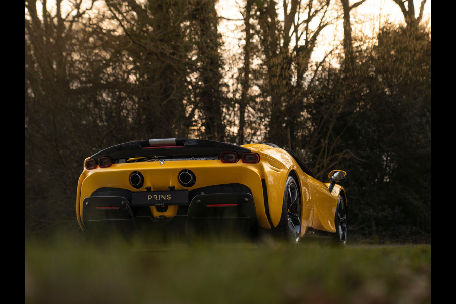 Ferrari SF90 Spider 4.0 V8 Assetto Fiorano | Giallo Triplo Strato | full carbon | JBL | etc