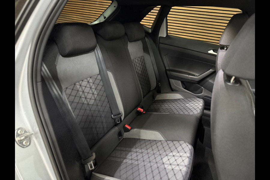 Volkswagen Polo 1.0 TSI R-Line | 110PK | IQ Drive pakket | BEATS | Full LED Matrix Beam | Camera | Discover Pro | Clima | Ambient