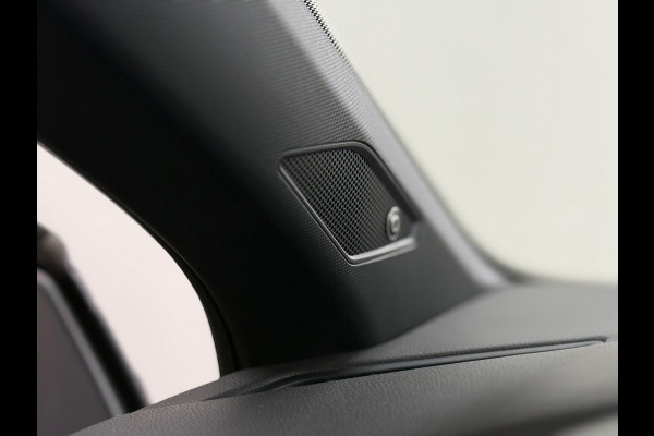 Volkswagen Polo 1.0 TSI R-Line | 110PK | IQ Drive pakket | BEATS | Full LED Matrix Beam | Camera | Discover Pro | Clima | Ambient