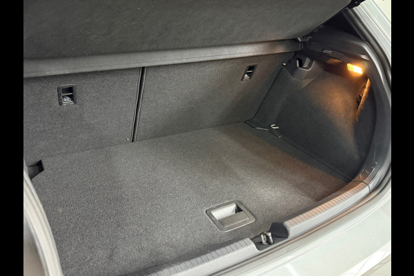 Volkswagen Polo 1.0 TSI R-Line | 110PK | IQ Drive pakket | BEATS | Full LED Matrix Beam | Camera | Discover Pro | Clima | Ambient