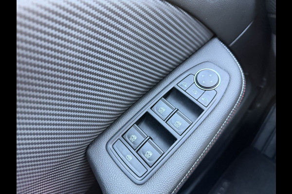 Renault Clio 1.0 TCe R.S. Line / Camera / Pdc v+a / 17'' LM  / Cruise  / Carplay