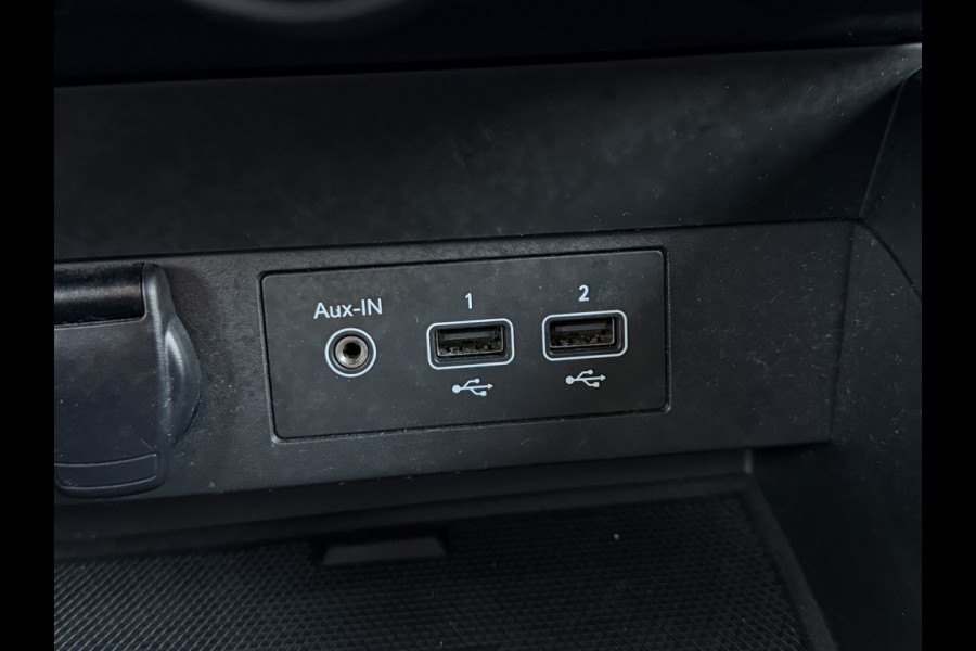 Renault Clio 1.0 TCe R.S. Line / Camera / Pdc v+a / 17'' LM  / Cruise  / Carplay