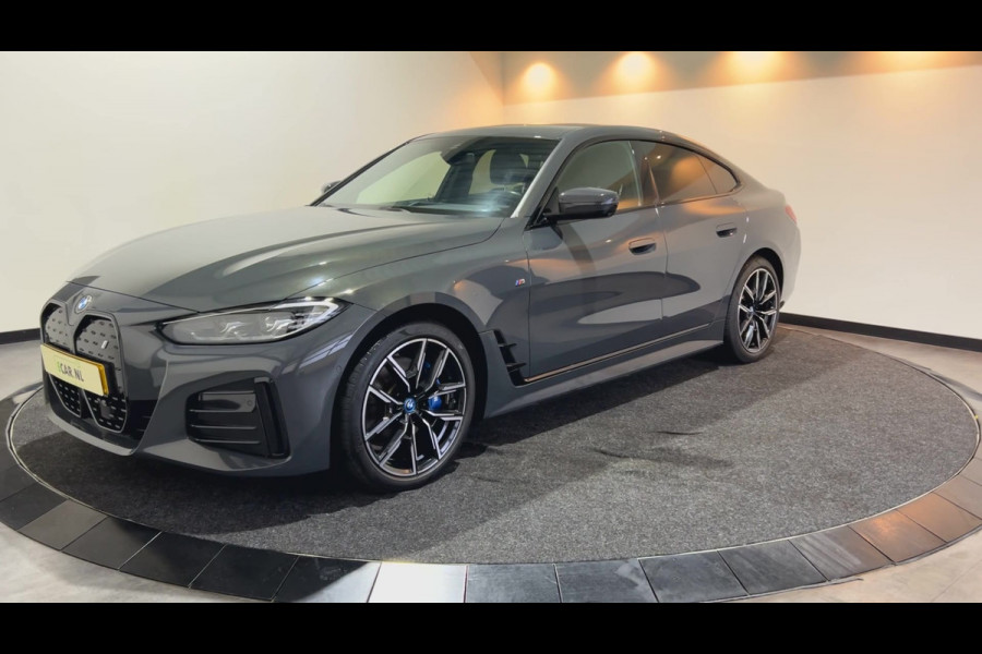 BMW i4 eDrive40 84 kWh | trekhaak | Leder interieur | Soh Waarde (batterijtest) 95,4%