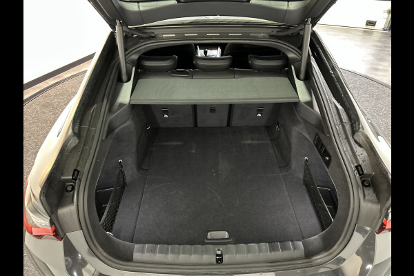 BMW i4 eDrive40 84 kWh | trekhaak | Leder interieur | Soh Waarde (batterijtest) 95,4%